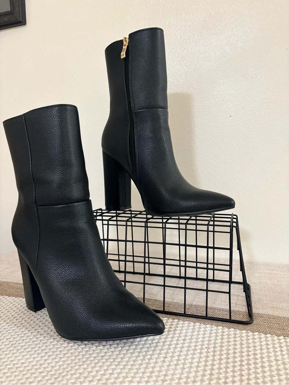 Lulus Dawson Black Pebble Pointed-toe Mid Calf Boots - Size 7